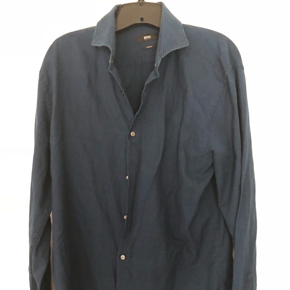 Hugo Boss men’s dress shirt.